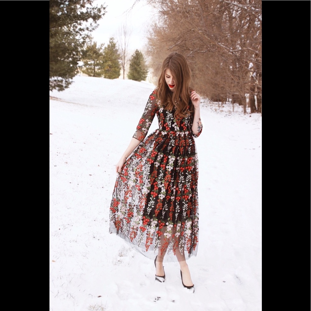 GORGEOUS Embroidered Floral Dress